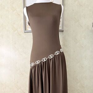Elegant Brown Sleeveless Dress